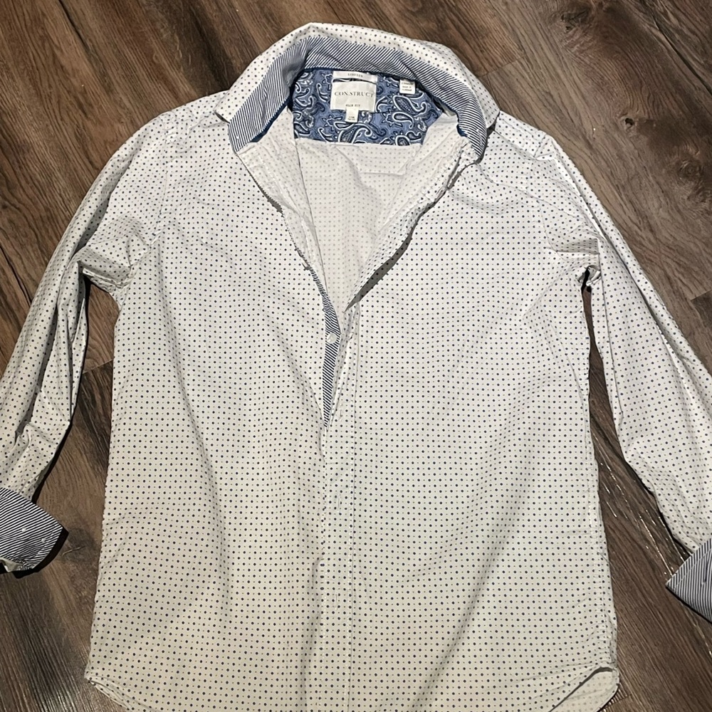 Mens button up. Stylish and comfortable, excellent condition size Mens medium